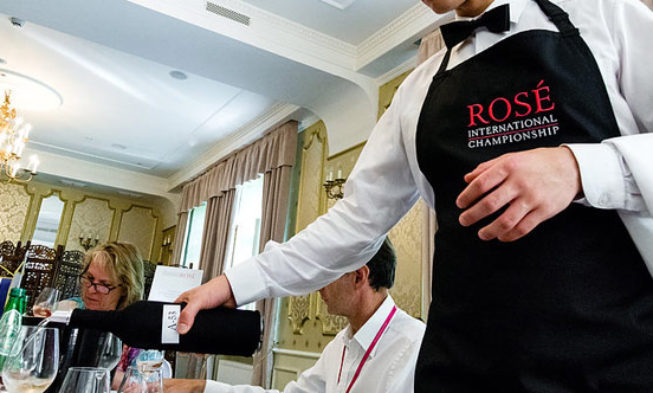 Polonia eleva el rosado a la categoría de arte con su Concurso Internacional