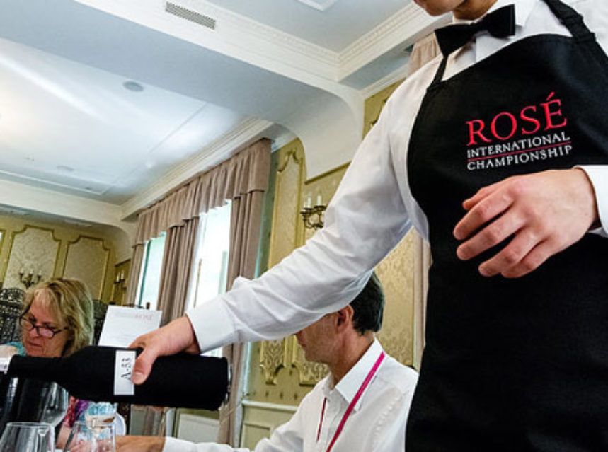 Polonia eleva el rosado a la categoría de arte con su Concurso Internacional