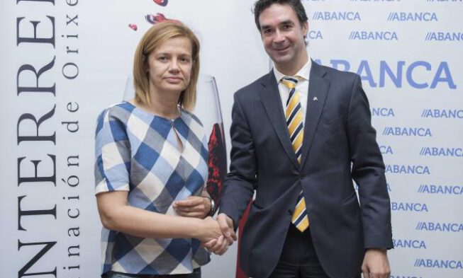 Monterrei firma un convenio con Abanca para favorecer la competitividad de sus viticultores y bodegas