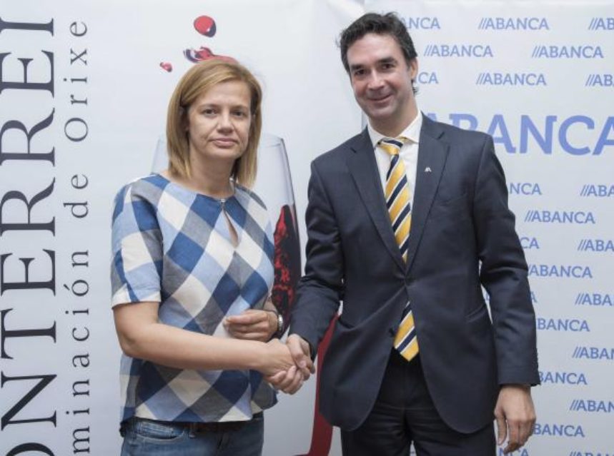 Monterrei firma un convenio con Abanca para favorecer la competitividad de sus viticultores y bodegas