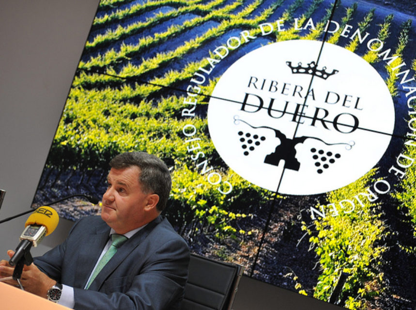 “Lo fundamental para que los jóvenes se acerquen al vino es quitarle seriedad. Hablar su idioma y acudir a su territorio” “Lo fundamental para que los jóvenes se acerquen al vino es quitarle seriedad. Hablar su idioma y acudir a su territorio”