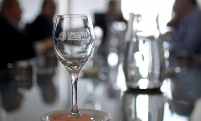 En Argentina apuestan por promover el consumo de vino moderado en la universidad En Argentina apuestan por promover el consumo de vino moderado en la universidad