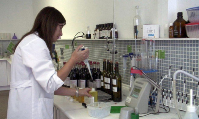 La importancia de trabajar con un laboratorio acreditado por ENAC