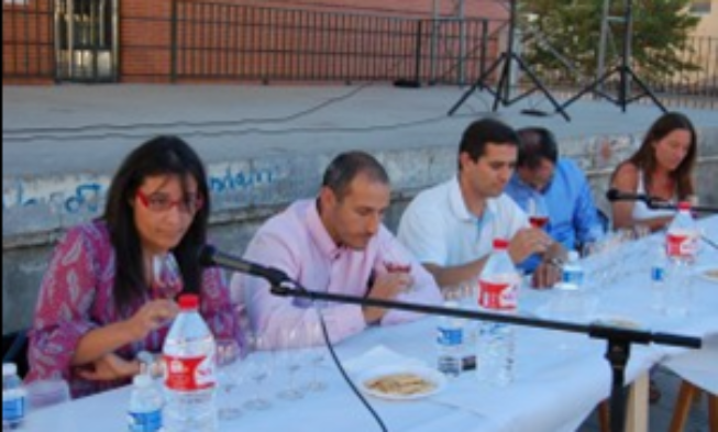 Éxito de participación en la cata dirigida por los enólogos de Cigales con motivo de la Fiesta de la Vendimia