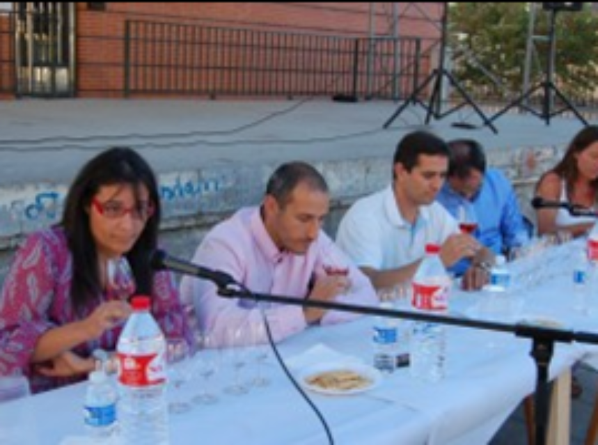 Éxito de participación en la cata dirigida por los enólogos de Cigales con motivo de la Fiesta de la Vendimia