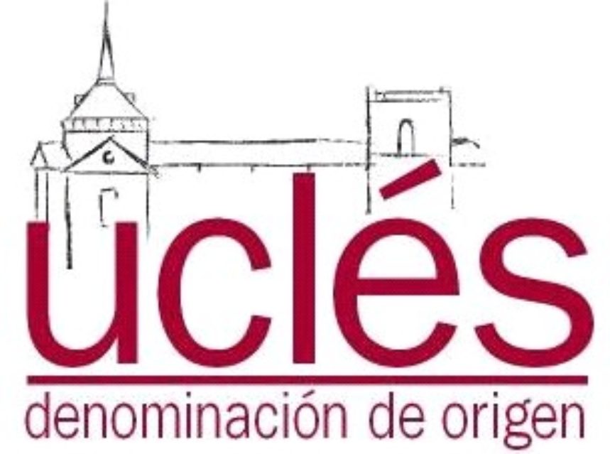 VINOS DE UCLÉS APOYA LA EXPOSICIÓN “LIGERO DE EQUIPAJE” DE CESAR CORPA