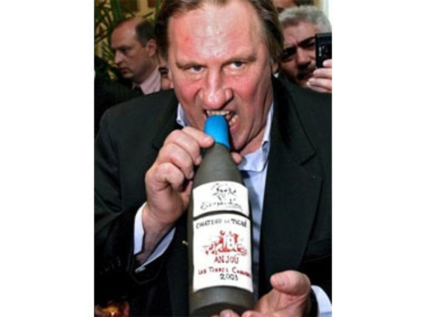 Depardieu abre una vinoteca en París para atraer clientes chinos