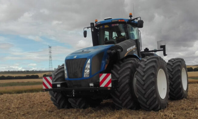 Una empresa navarra adquiere el tractor más potente de España