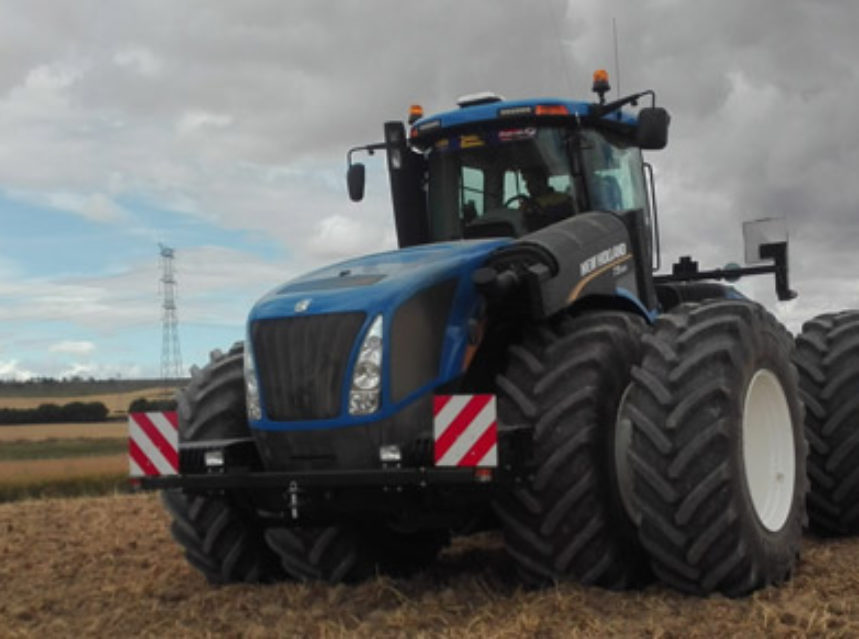 Una empresa navarra adquiere el tractor más potente de España