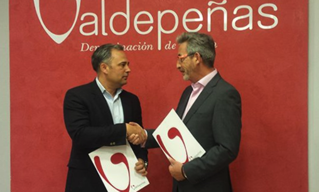 Valdepeñas firma un acuerdo con FACYRE para promocionarse en la alta hostelería Valdepeñas firma un acuerdo con FACYRE para promocionarse en la alta hostelería