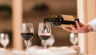 España vende menos vino a mejor precio en los primeros 9 meses de 2024