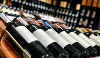 El sector vitivinícola global enfrenta una crisis de confianza, según el informe Golden Vines 2025