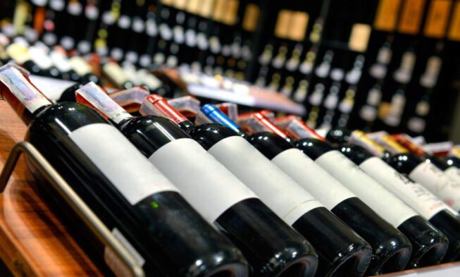 El sector vitivinícola global enfrenta una crisis de confianza, según el informe Golden Vines 2025