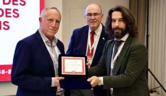 La Unión Internacional de Enólogos reconoce en Milán la trayectoria de un manchego comprometido