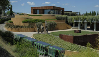 El turismo impulsa las exportaciones de vino español: cada copa servida aquí genera ventas en el extranjero El turismo impulsa las exportaciones de vino español: cada copa servida aquí genera ventas en el extranjero